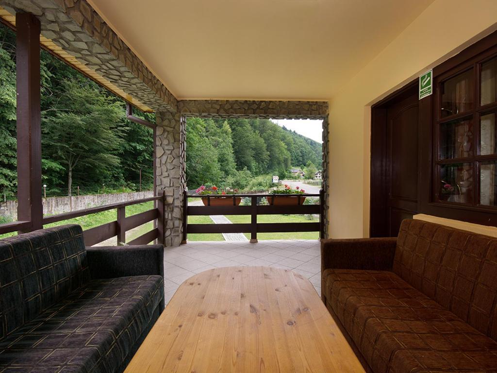 Hotel Pensiunea Bobu Izvoru Muntelui Esterno foto