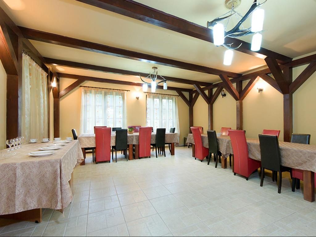 Hotel Pensiunea Bobu Izvoru Muntelui Esterno foto