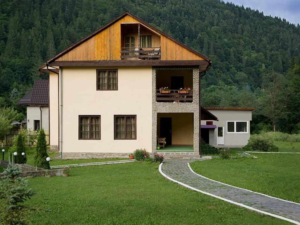 Hotel Pensiunea Bobu Izvoru Muntelui Esterno foto
