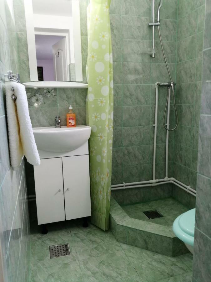Hotel Pensiunea Bobu Izvoru Muntelui Esterno foto