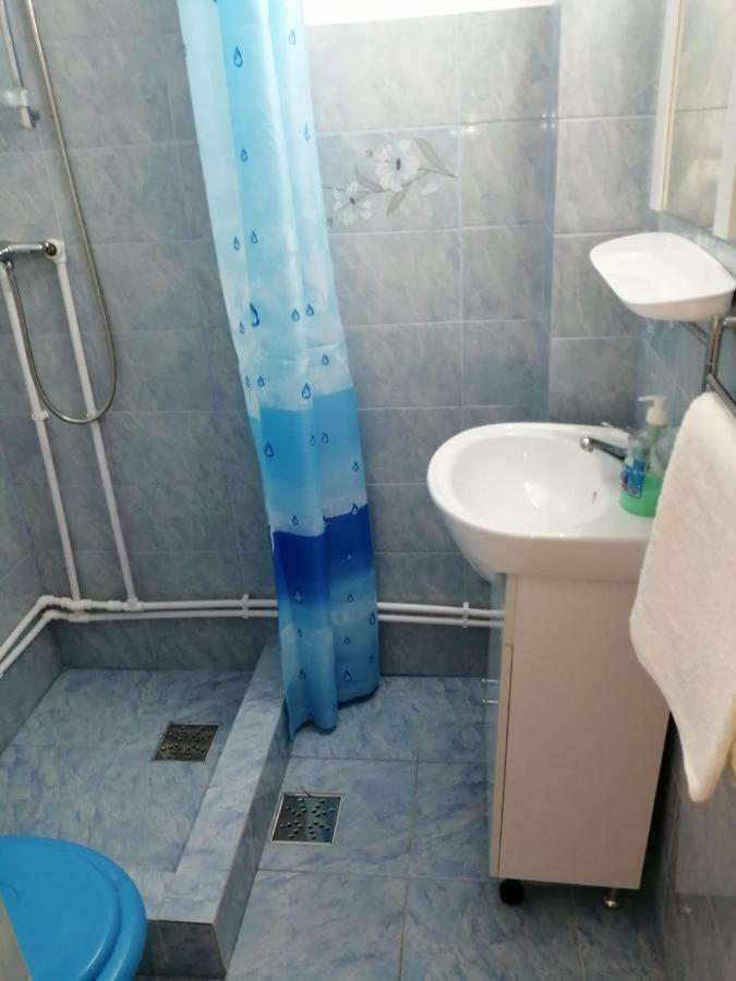 Hotel Pensiunea Bobu Izvoru Muntelui Esterno foto
